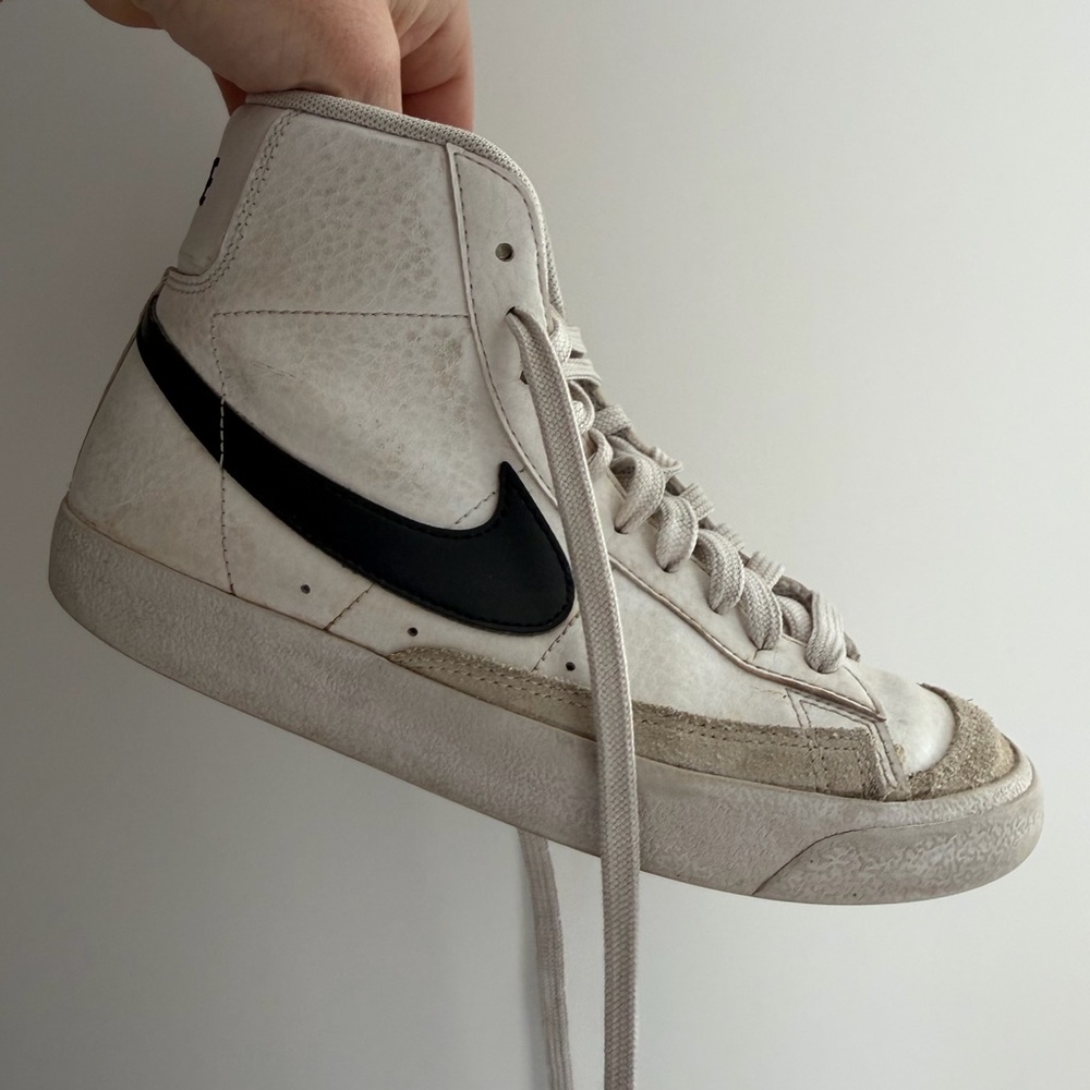 Nike Blazer Mid High-Top Sneakers kids sz‎ 4
